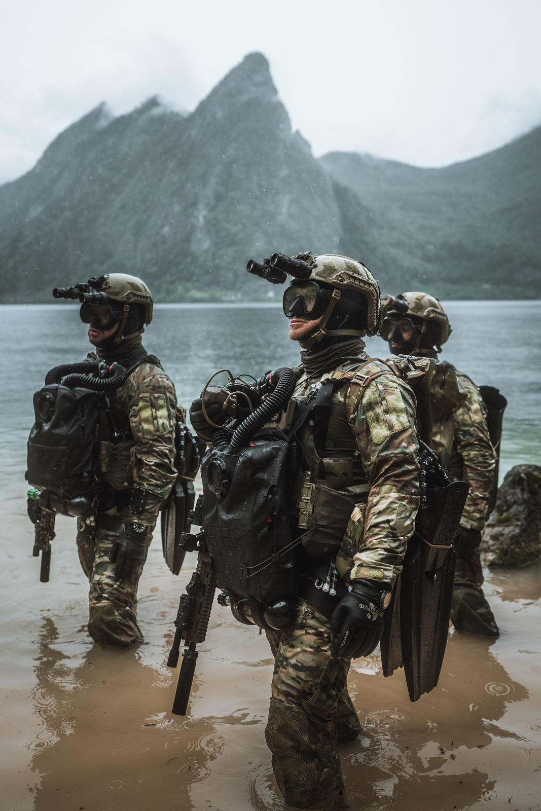 Closed-circuit operators in the shallows